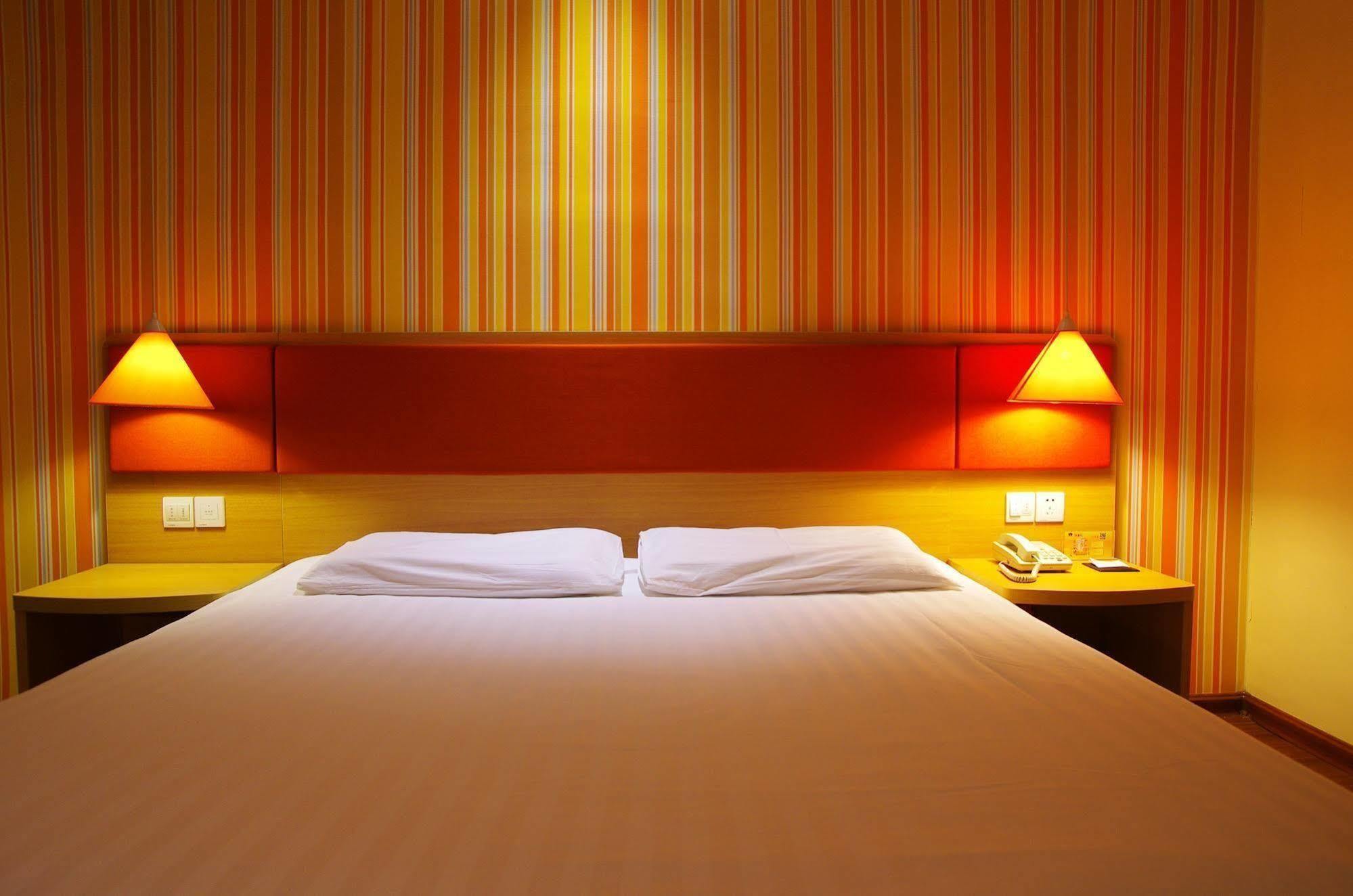 Home Inn Jiaxing Exterior foto