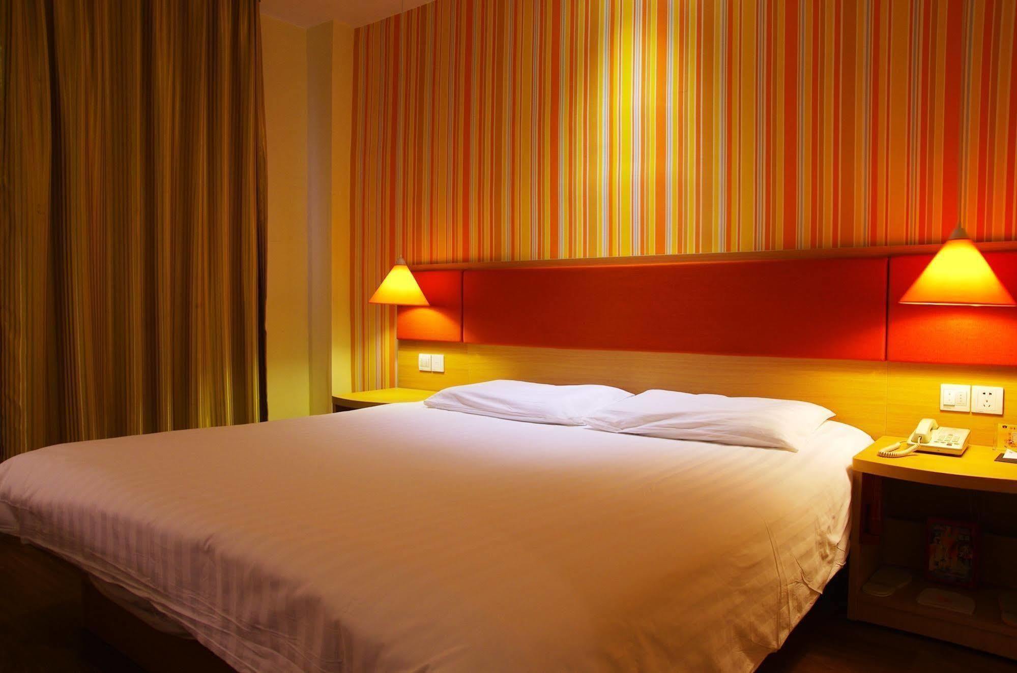 Home Inn Jiaxing Exterior foto